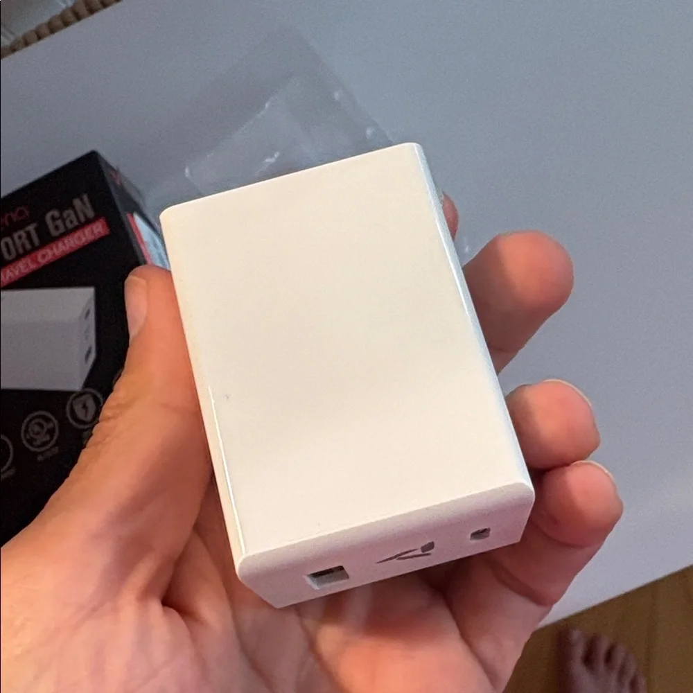 Vena 48W 2-Port USB-C + USB-A Wall Charger Fast Charging Foldable Travel Charger